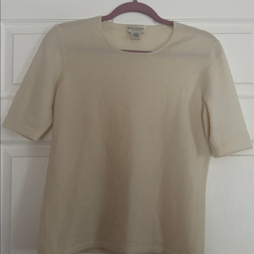 Banana republic short sleeve cashmere sweater made in Hong Kong